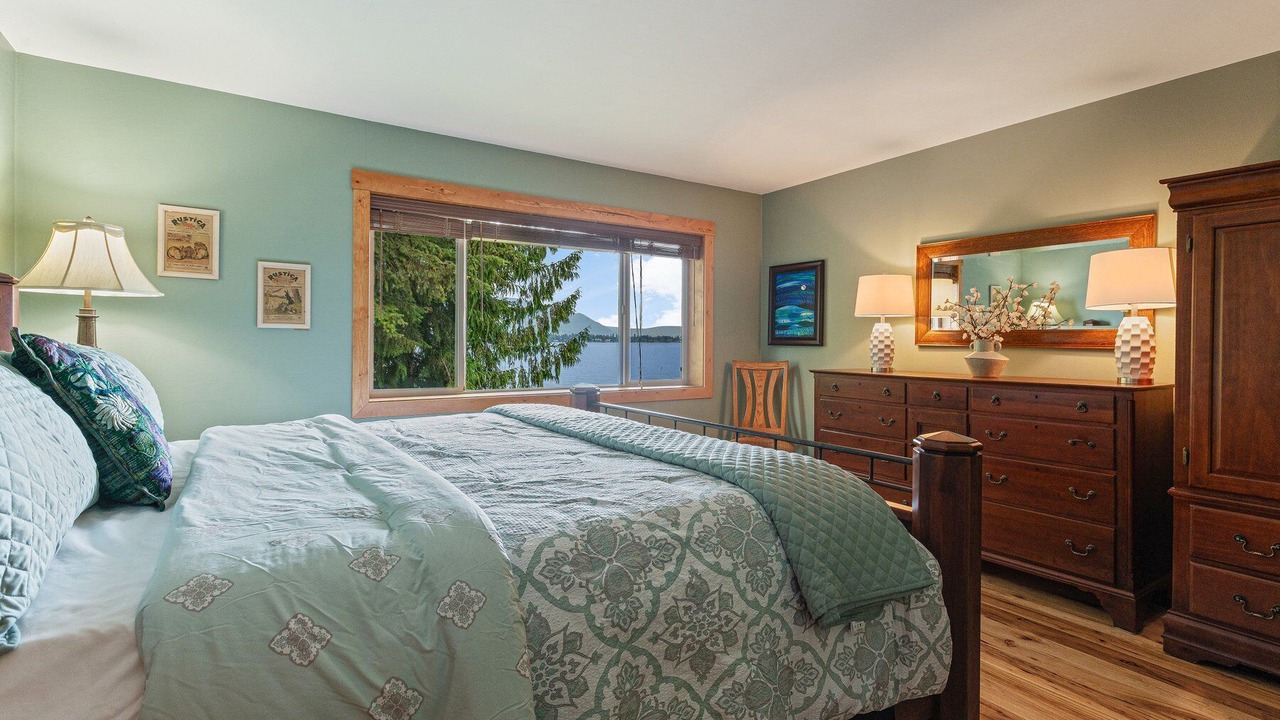Photo of Bedroom in Sandpoint