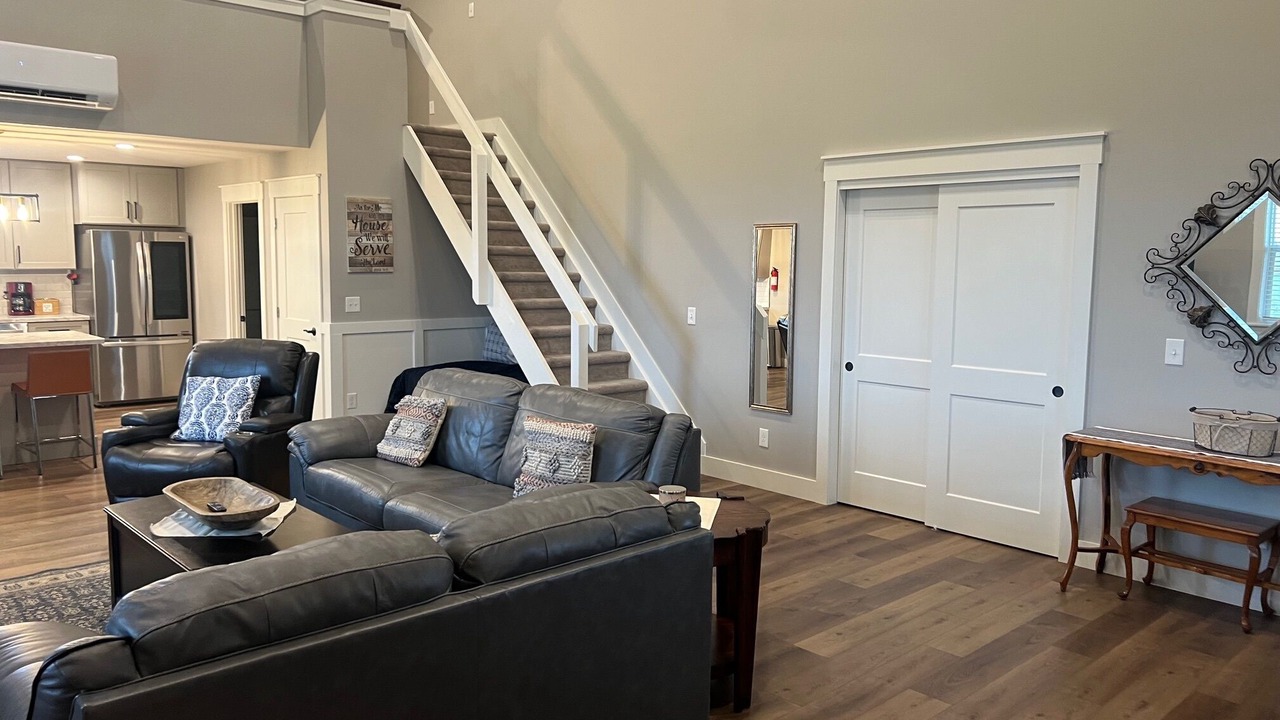 Photo of Livingroom in Irwin