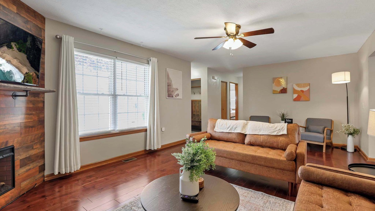 Photo of Livingroom in Johnstown