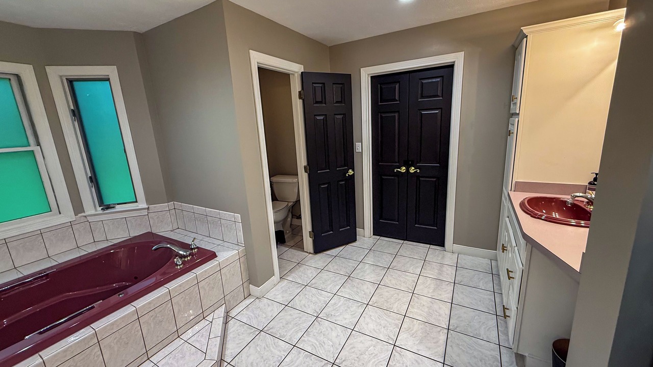 Photo of Bathroom in Hubbard