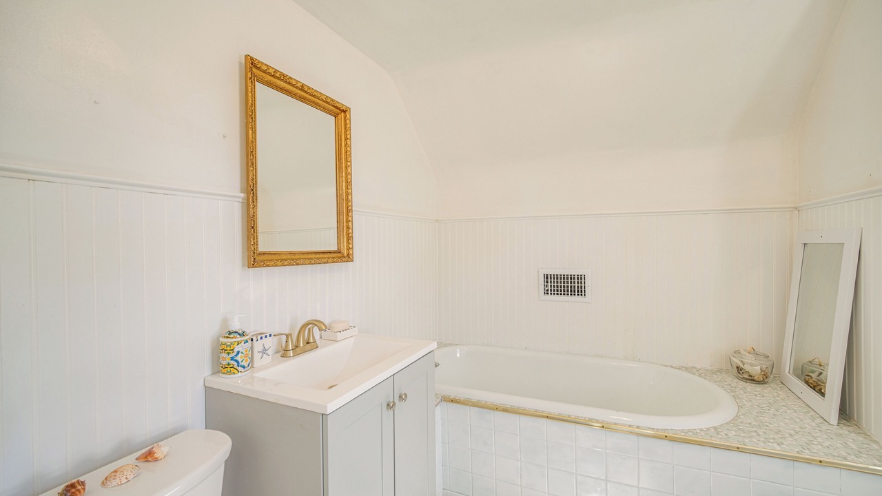 Photo of Bathroom in University Heights