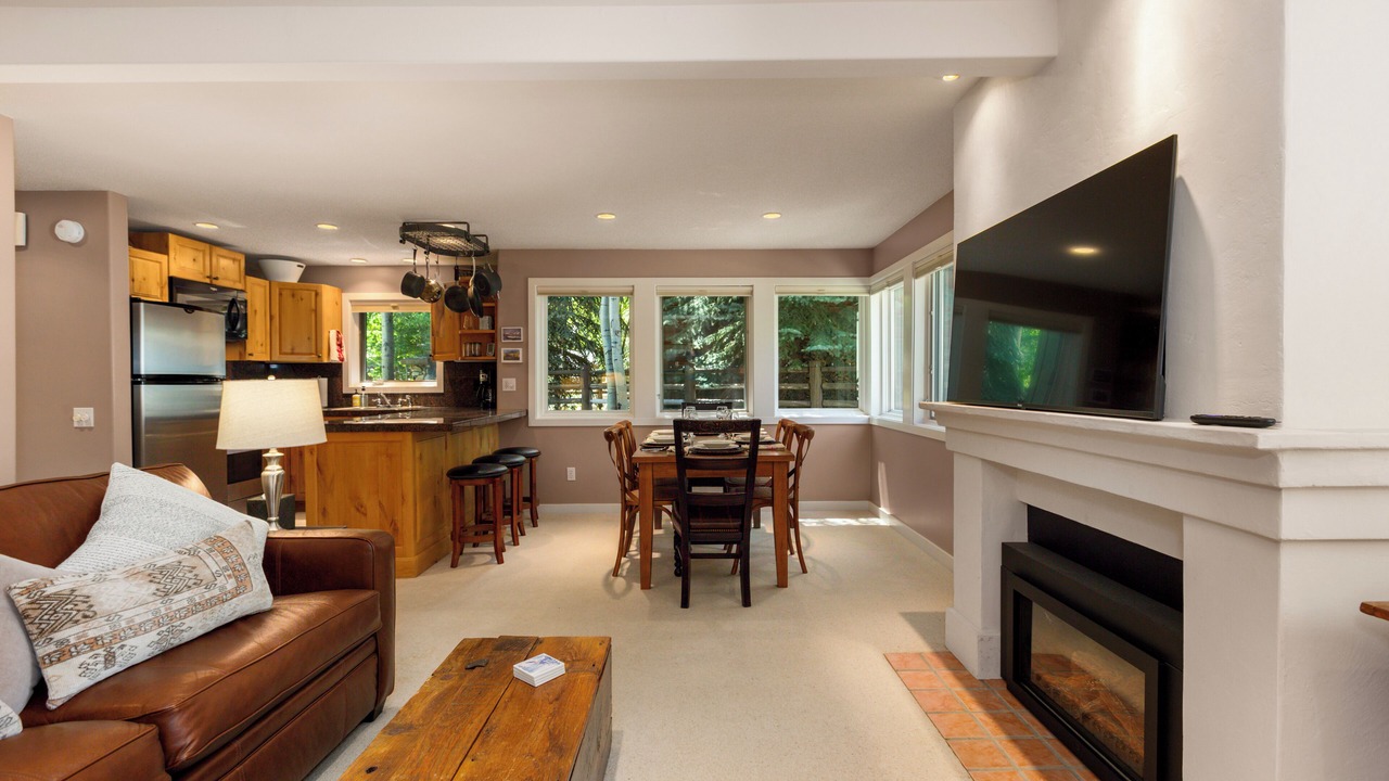 Photo of Livingroom in Warm Springs