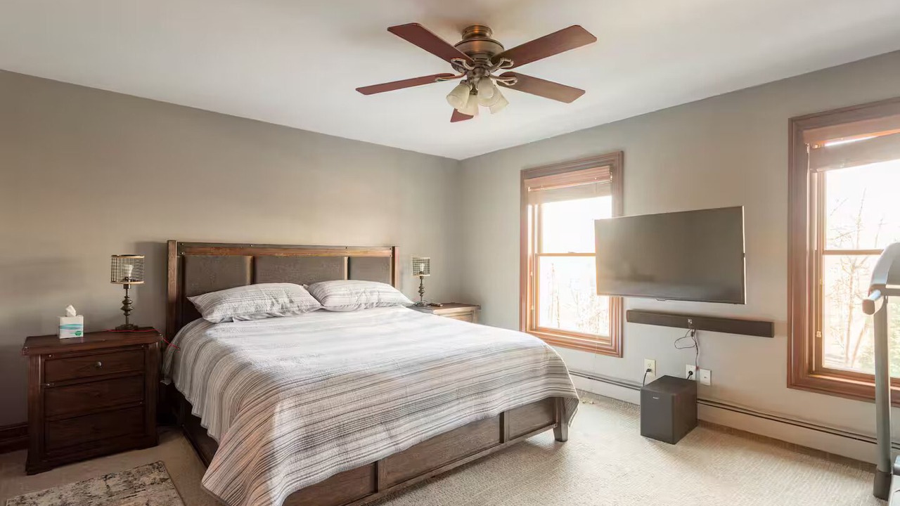 Photo of Bedroom in Glasser