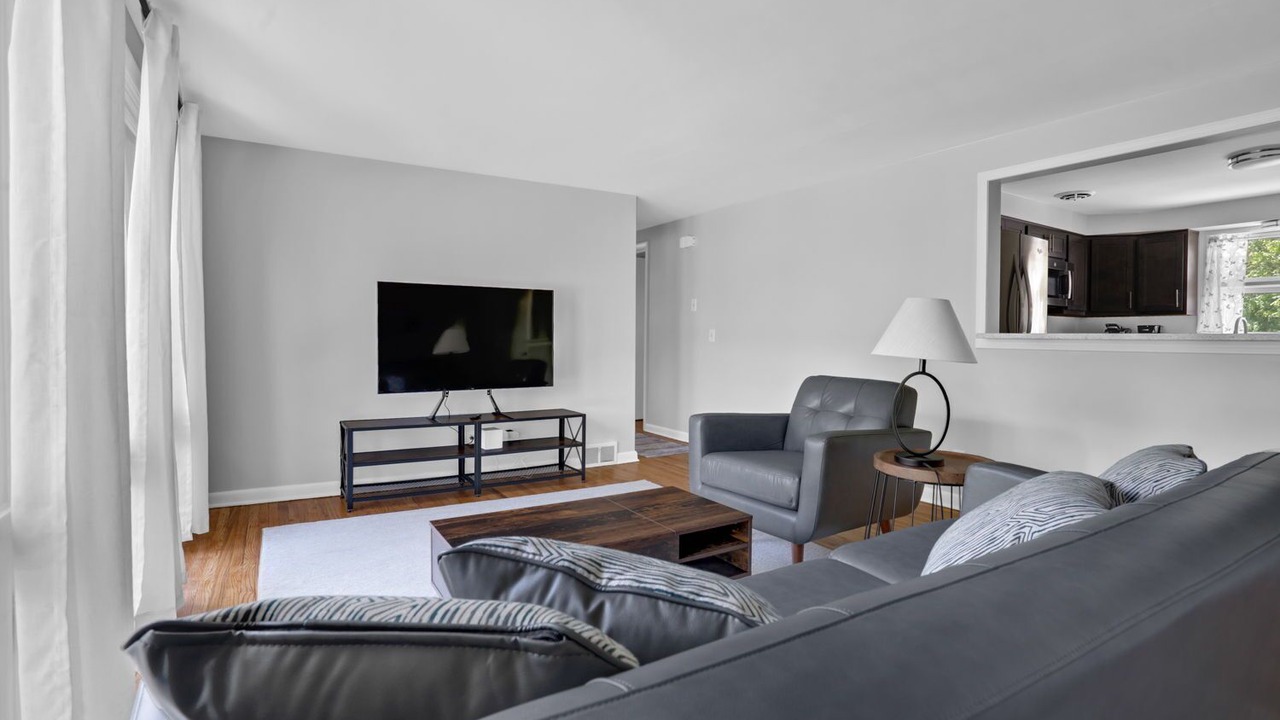 Photo of Livingroom in North Canton
