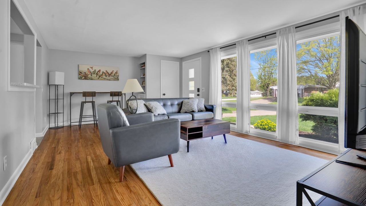 Photo of Livingroom in North Canton