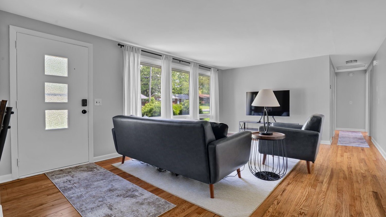 Photo of Livingroom in North Canton