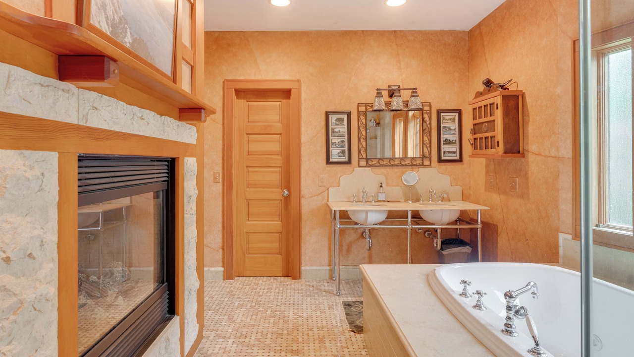 Photo of Bathroom in Middle Hope