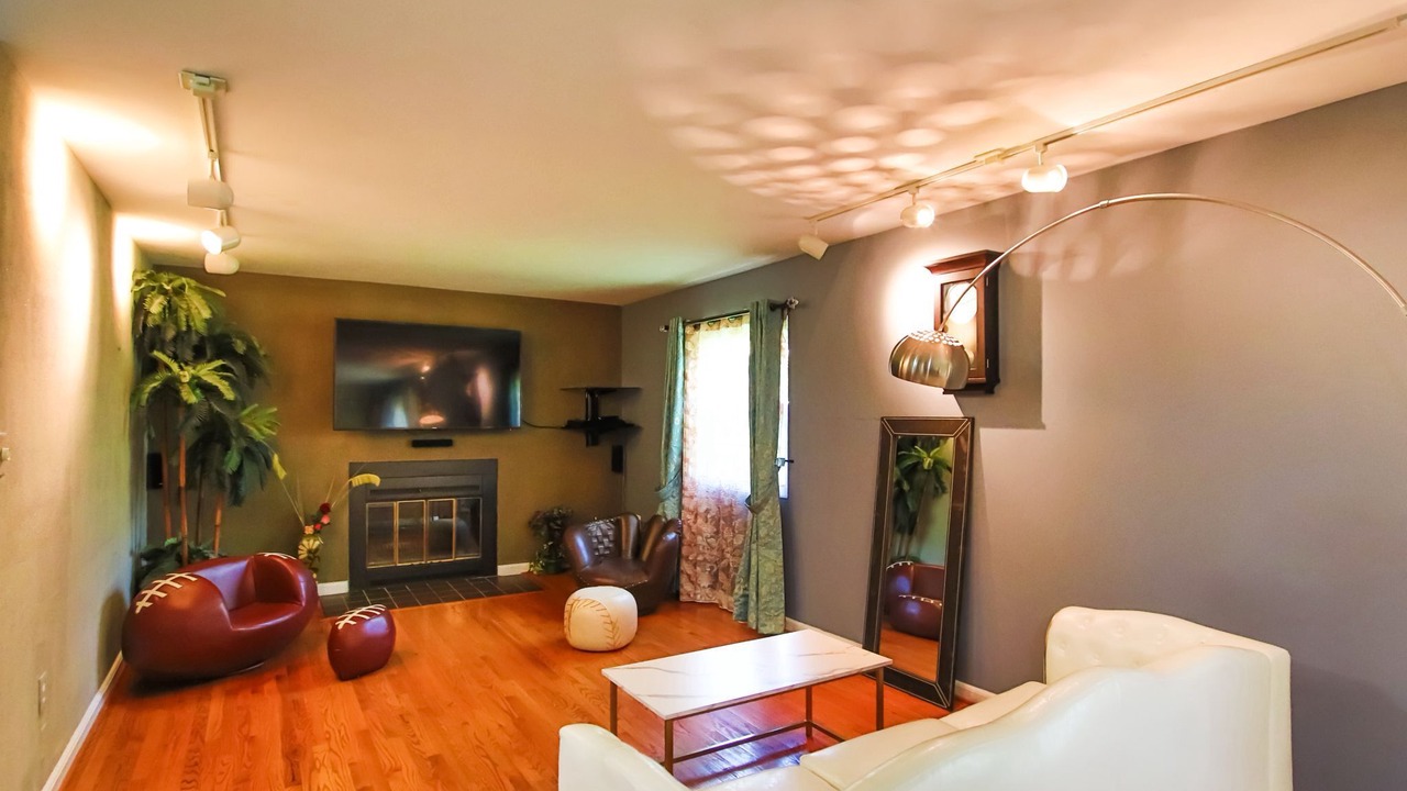 Photo of Livingroom in Aurora Highlands