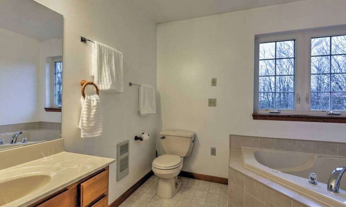 Photo of Bathroom in Mount Pocahontas
