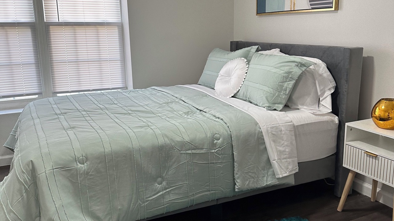 Photo of Bedroom in Orange