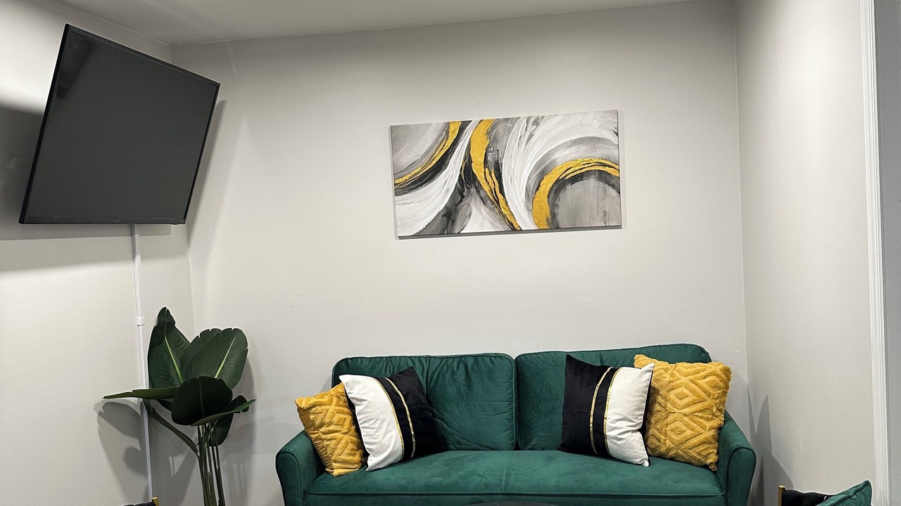 Photo of Livingroom in Orange