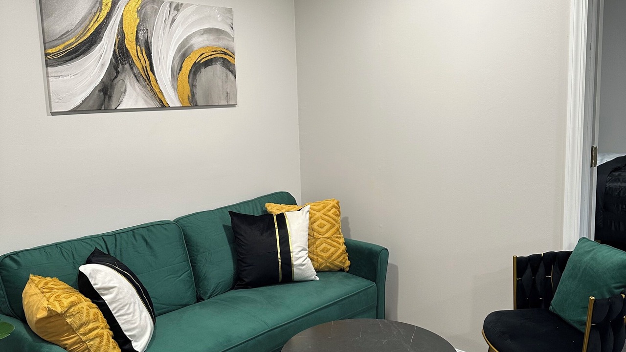 Photo of Livingroom in Orange