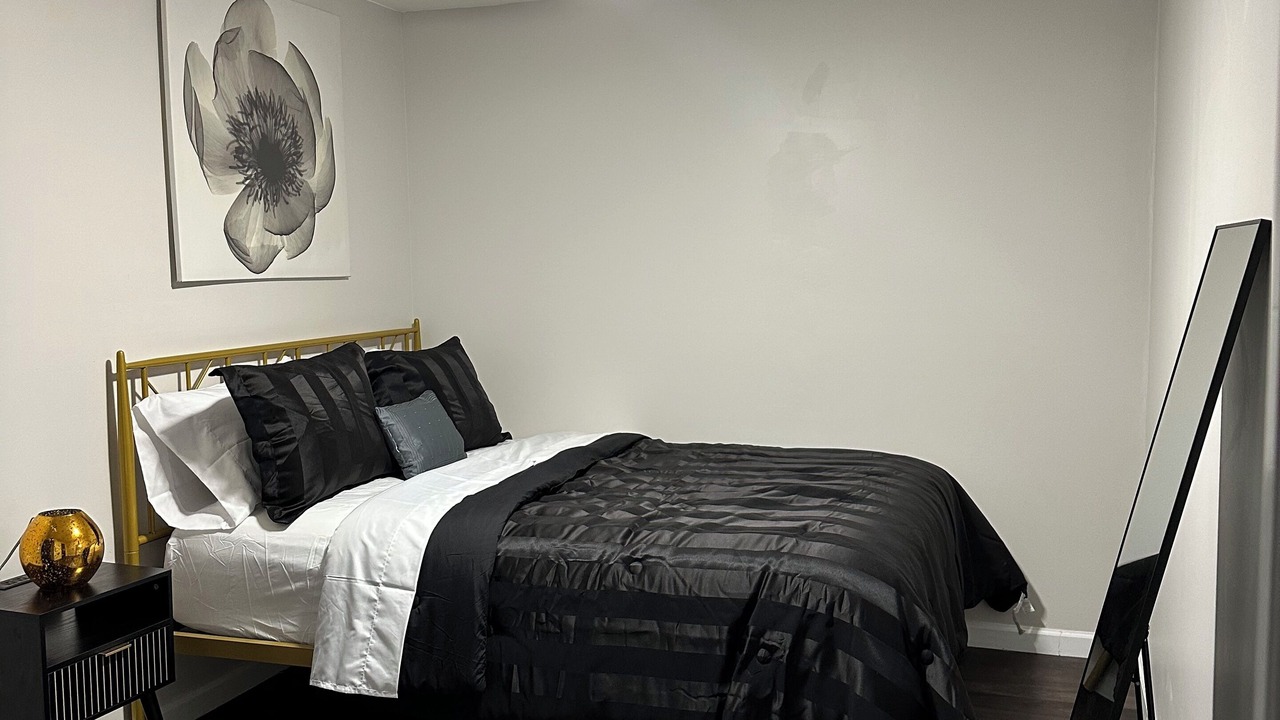 Photo of Bedroom in Orange