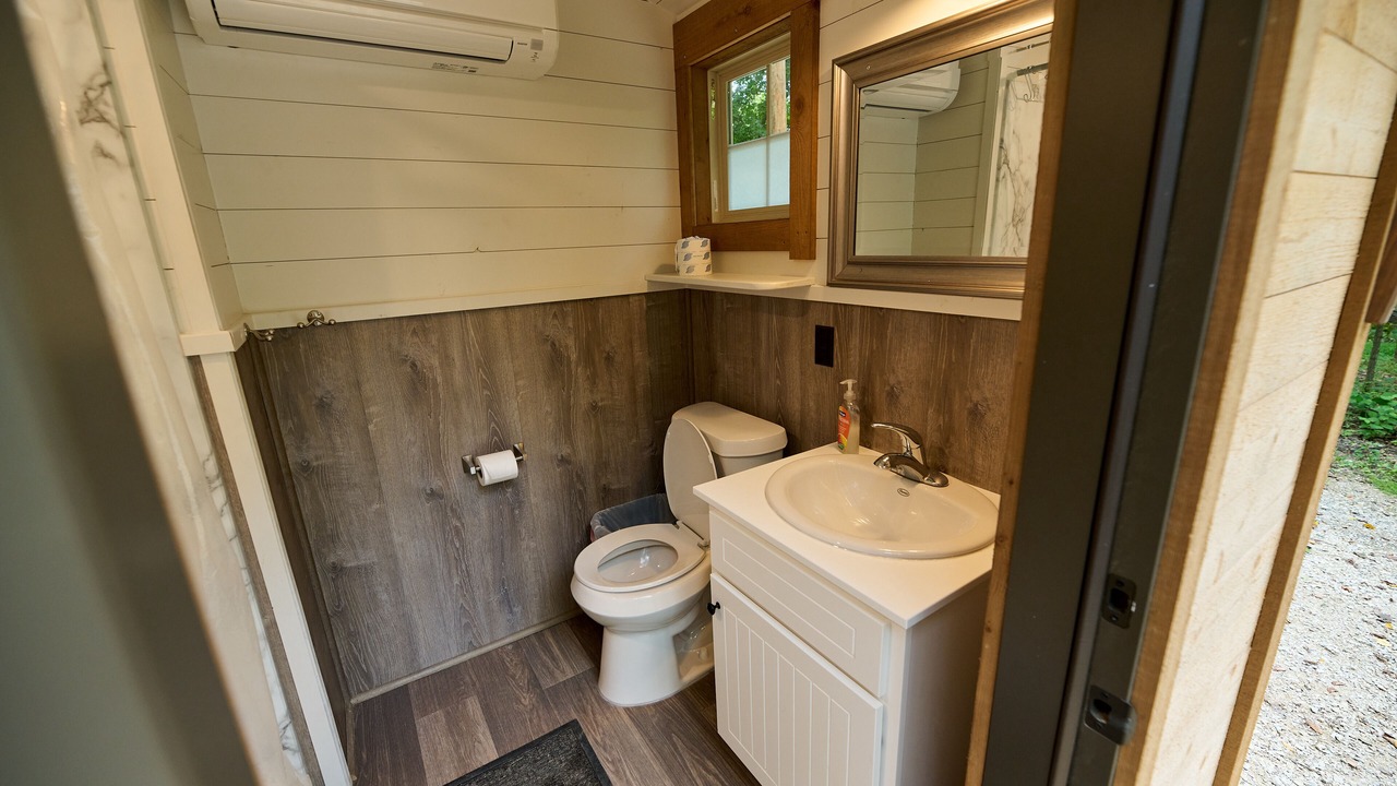Photo of Bathroom in Cuyahoga Falls