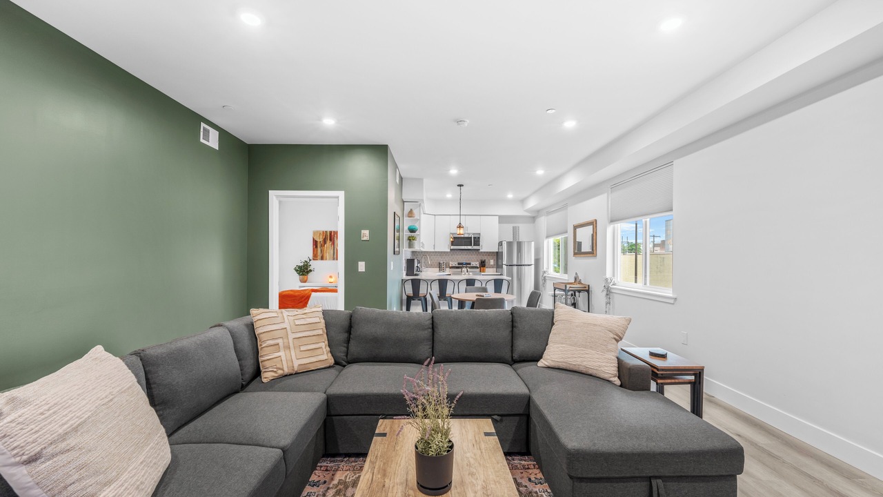 Photo of Livingroom in Center City