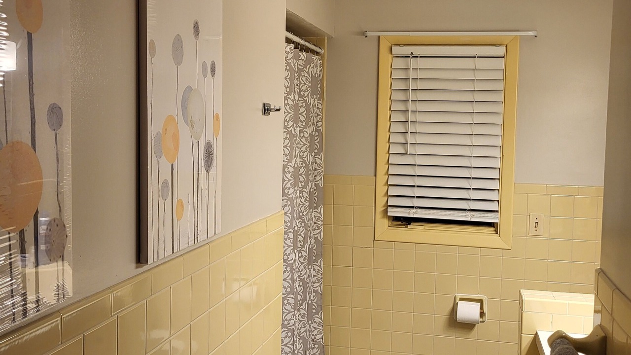 Photo of Bathroom in Lorain