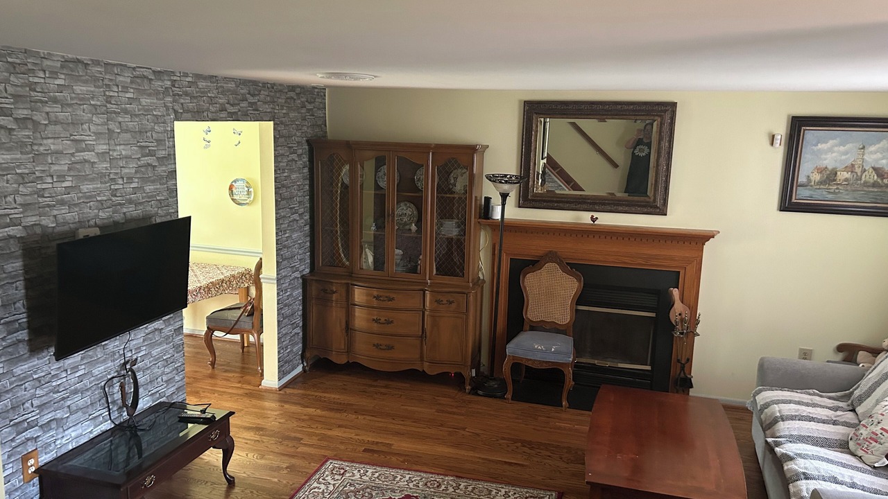 Photo of Livingroom in Edgewater