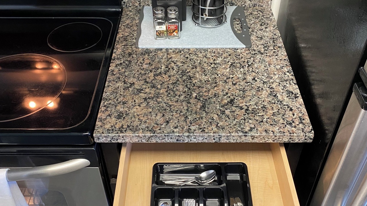Photo of Kitchen in Aurora Highlands