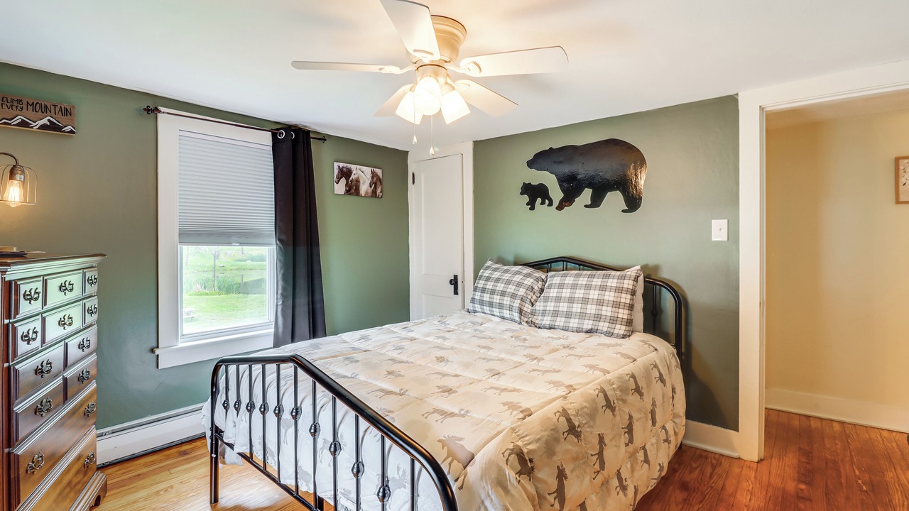Photo of Bedroom in Saylorsburg