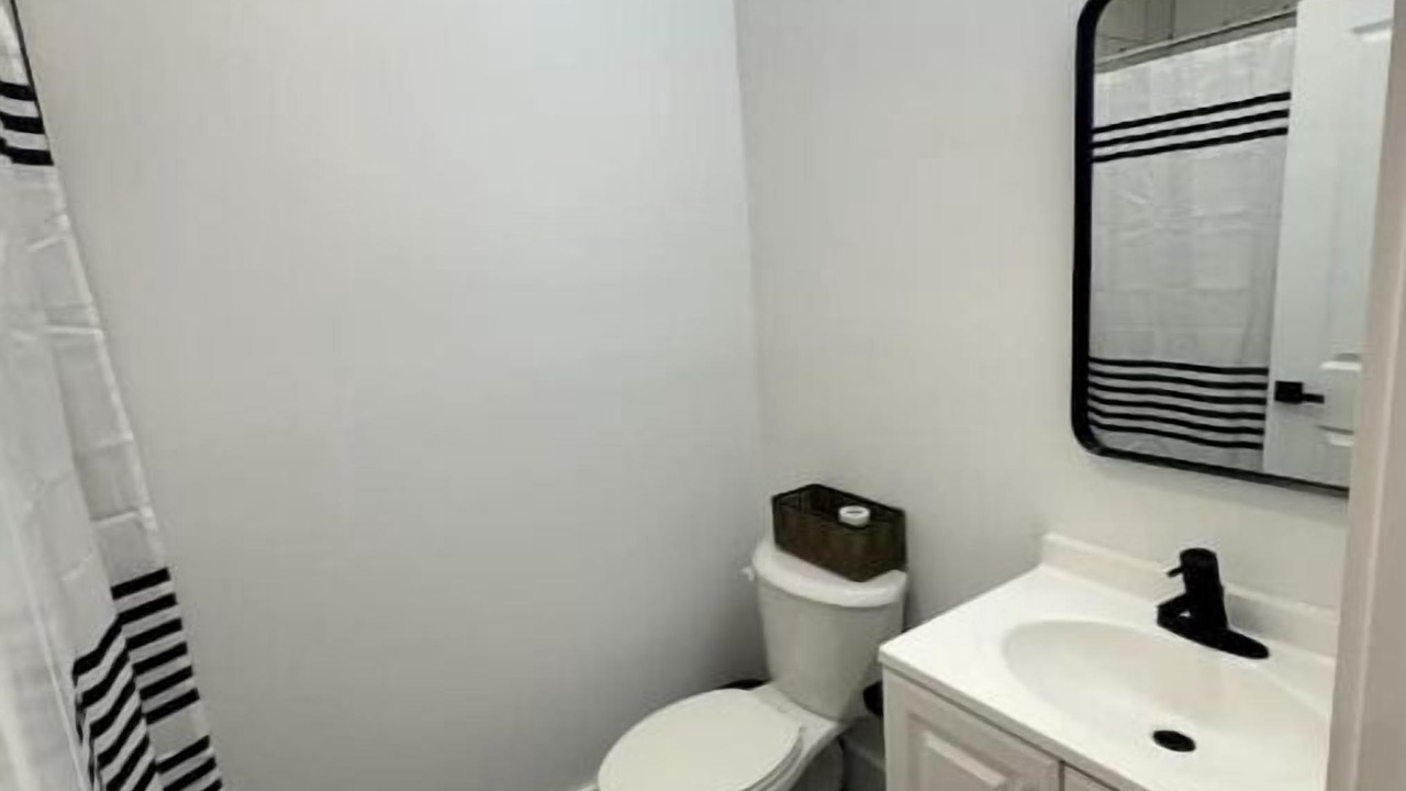 Photo of Bathroom in Newark