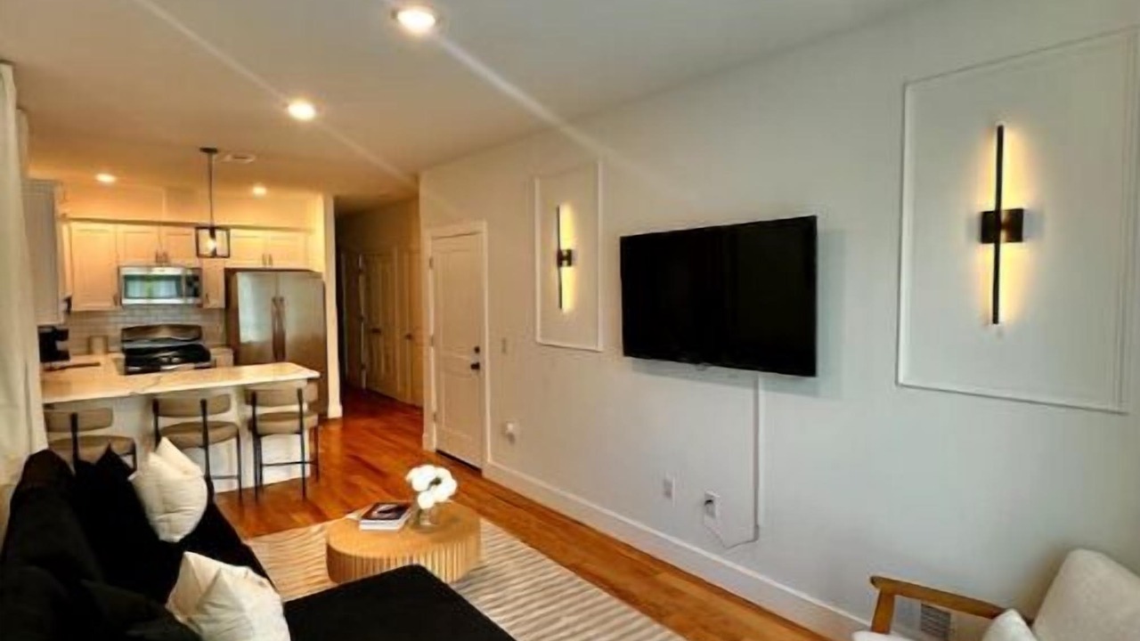 Photo of Livingroom in Newark