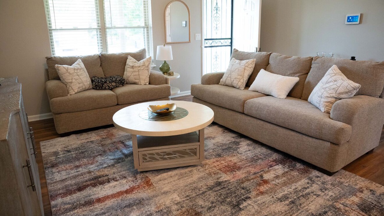 Photo of Livingroom in Jeffersonville - Clarksville