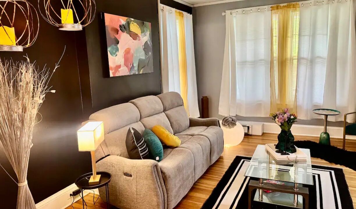 Photo of Livingroom in Melrose