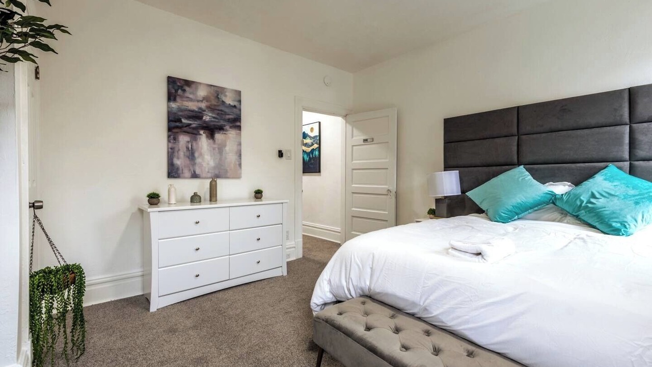 Photo of Bedroom in Shadyside