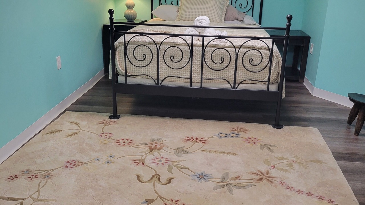 Photo of Bedroom in Lansdowne