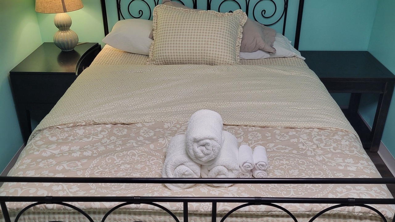 Photo of Bedroom in Lansdowne
