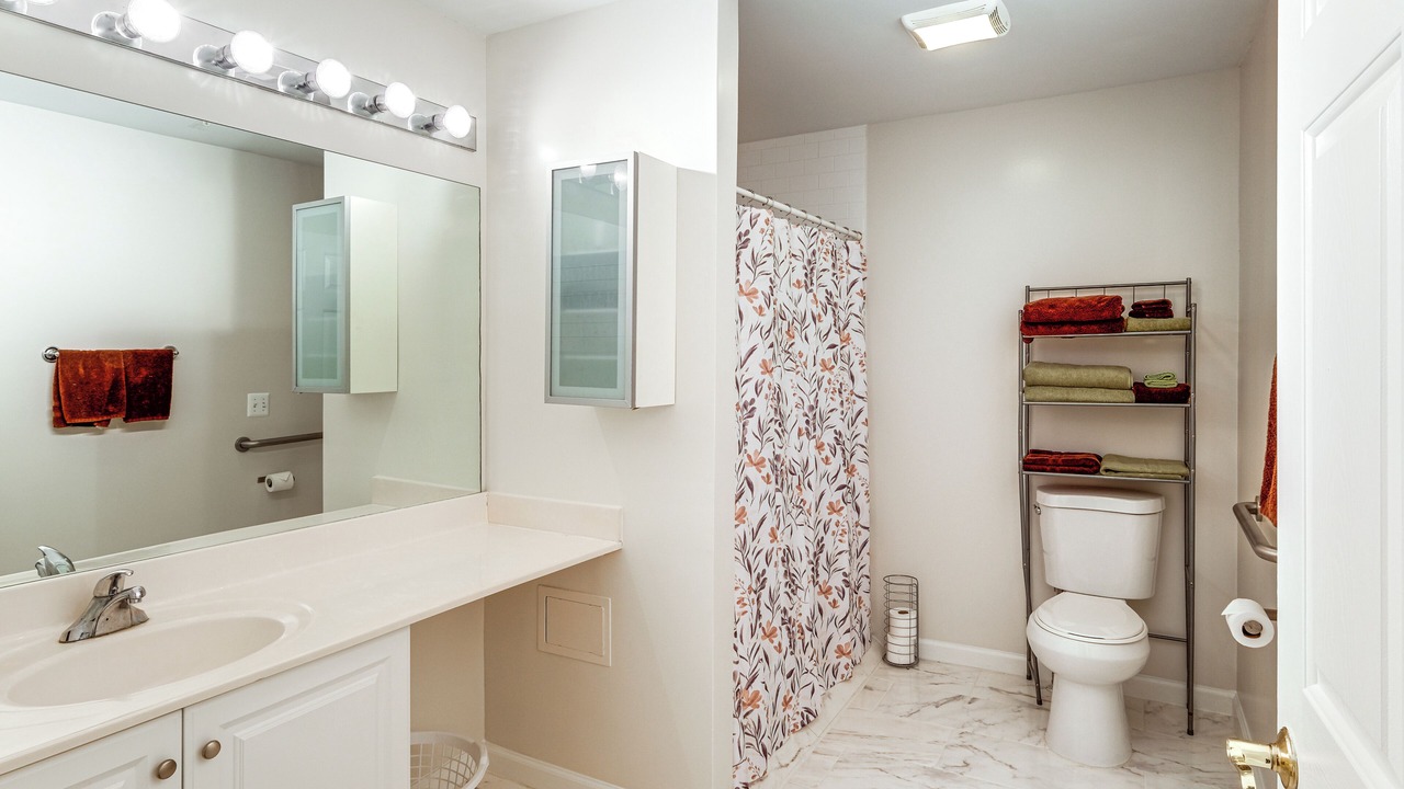 Photo of Bathroom in Fairland