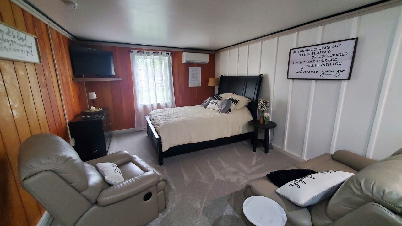 Photo of Bedroom in Pleasant Hall