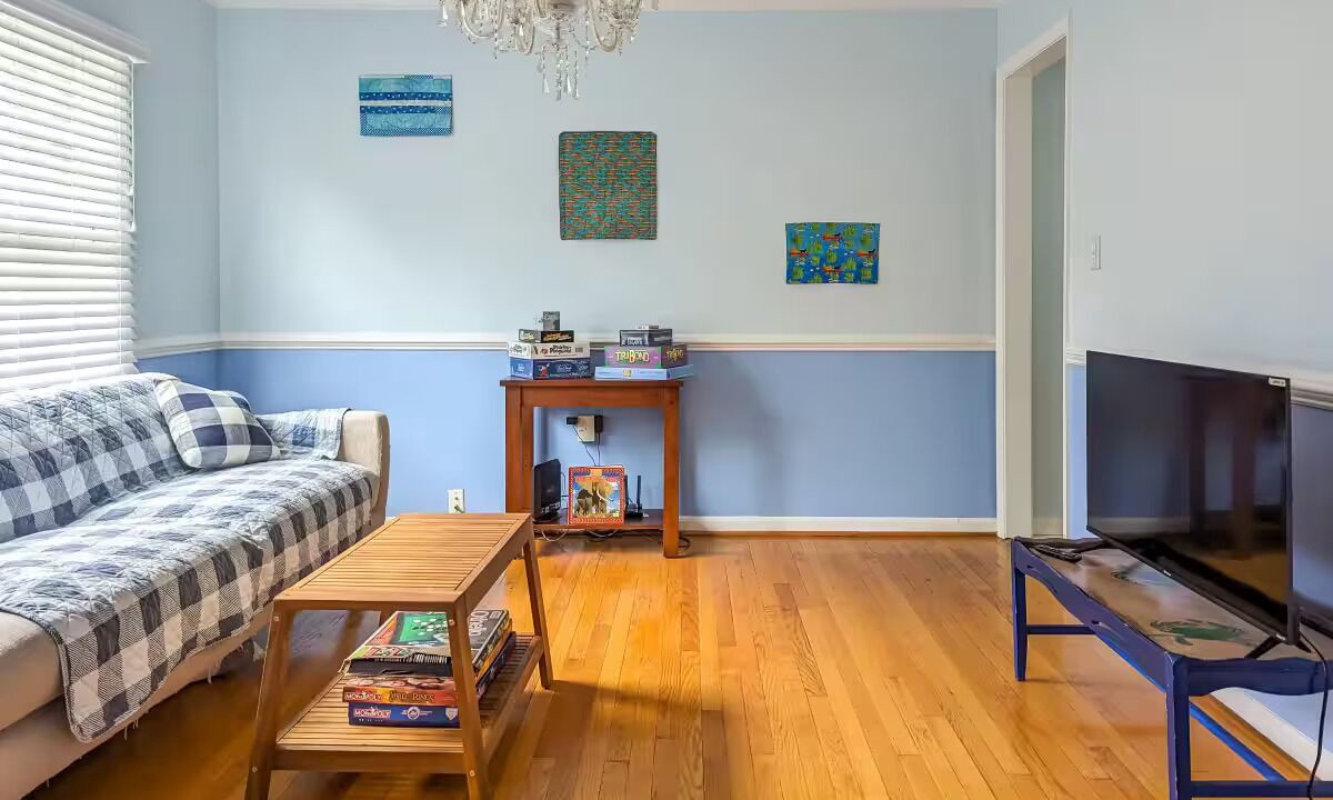Photo of Livingroom in Weems