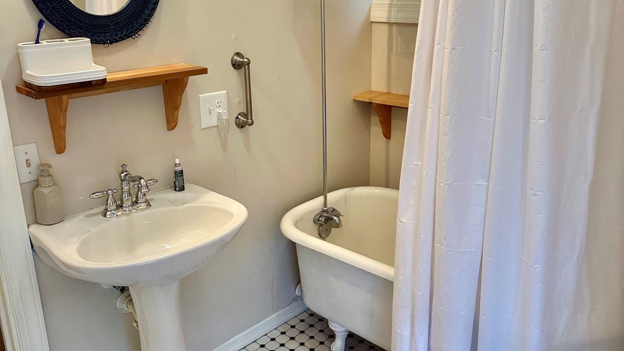 Photo of Bathroom in Chesapeake City