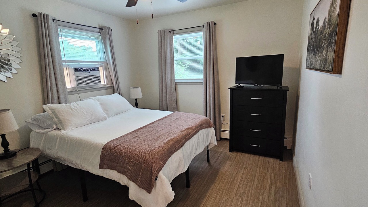 Photo of Bedroom in Niles
