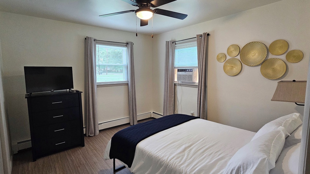 Photo of Bedroom in Niles