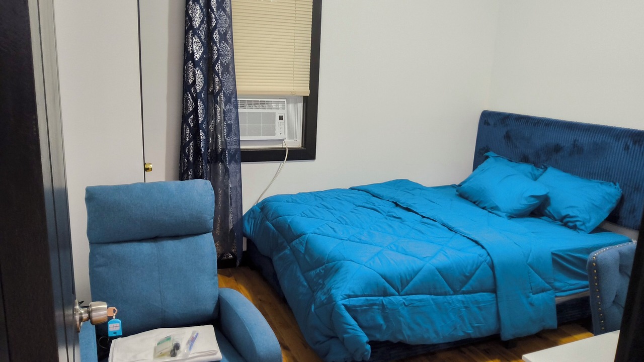 Photo of Bedroom in Weequahic