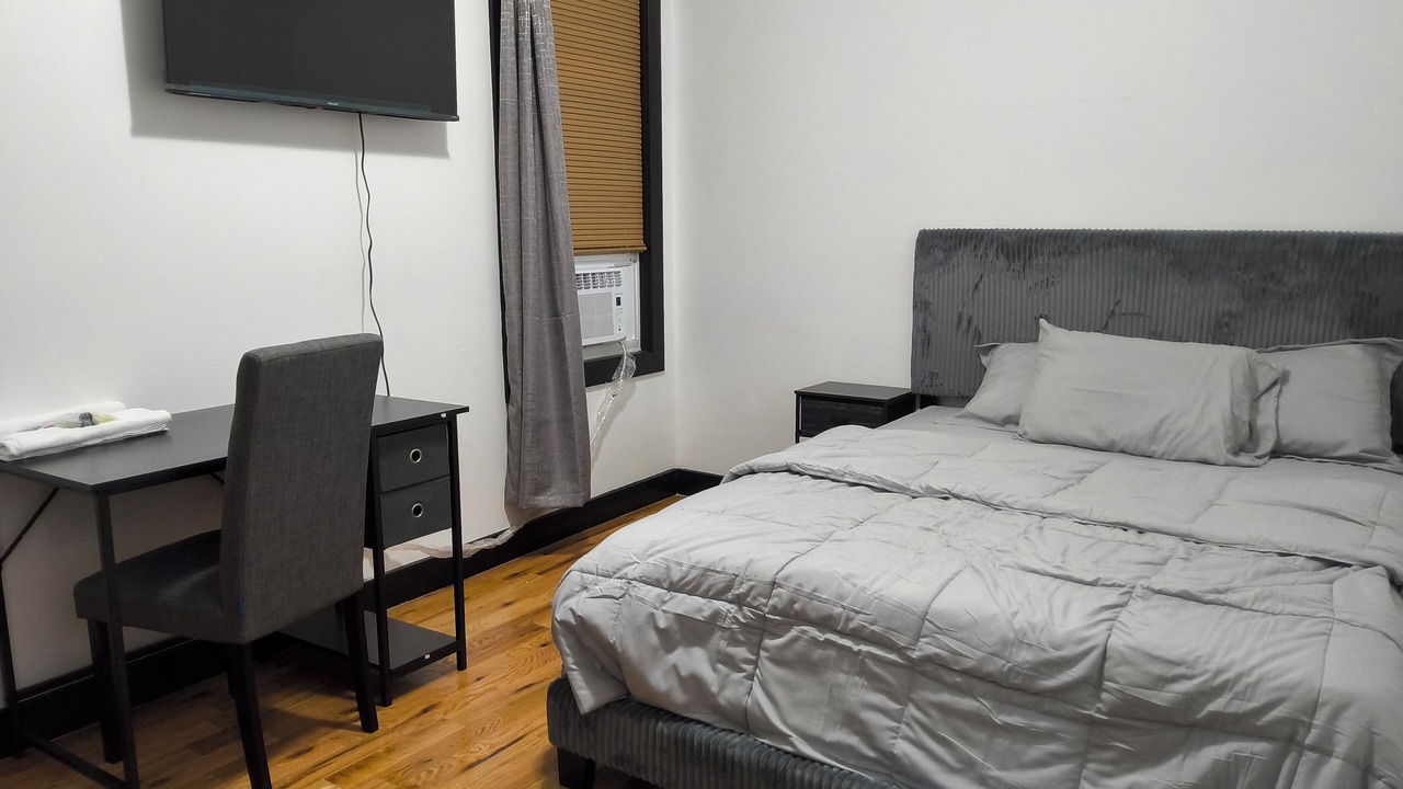 Photo of Bedroom in Weequahic
