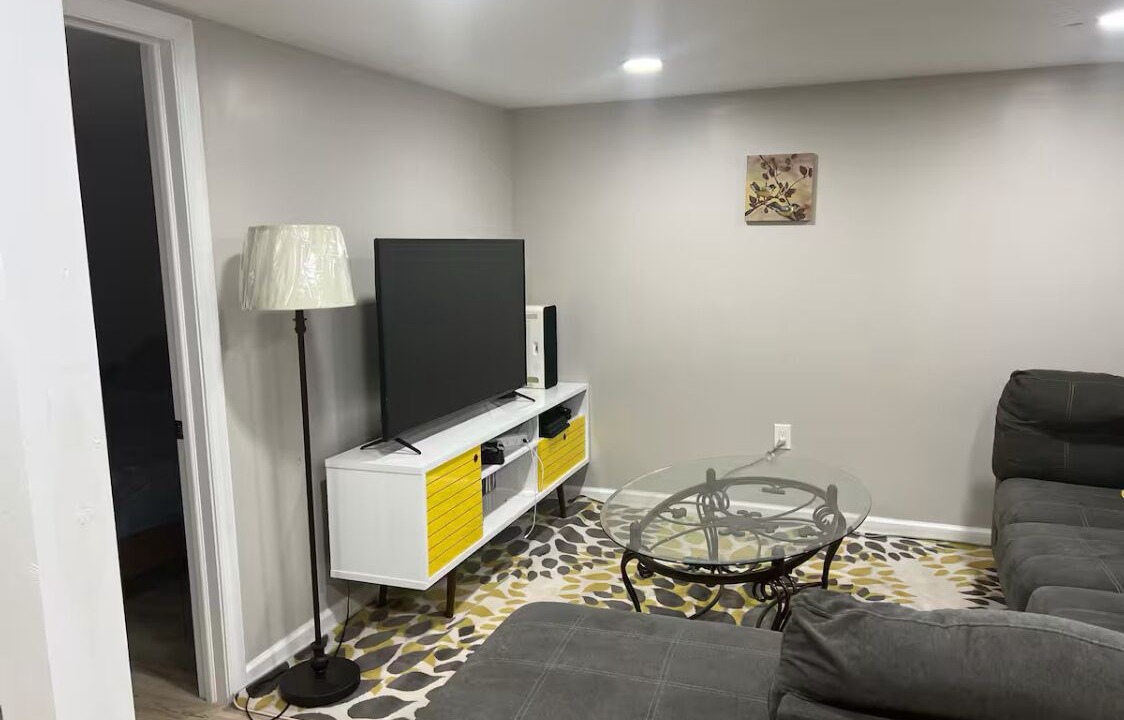Photo of Livingroom in Iselin