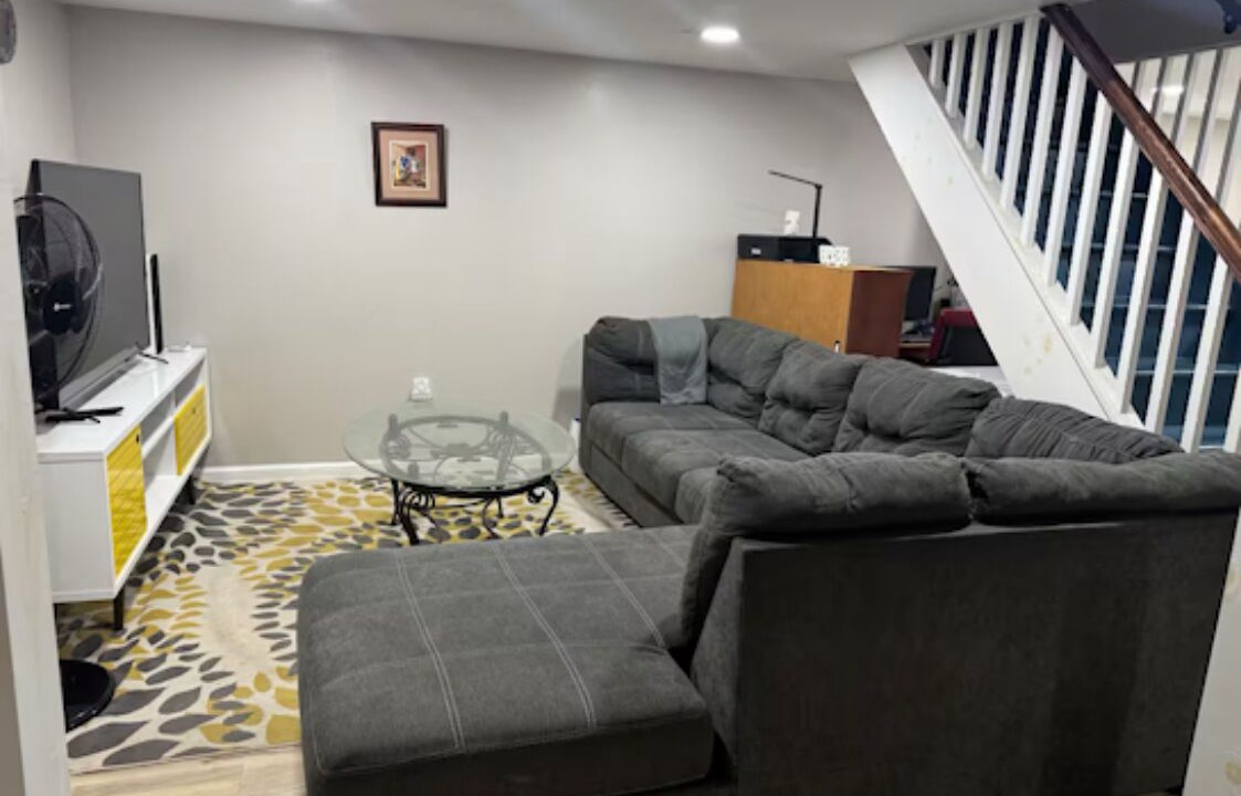 Photo of Livingroom in Iselin