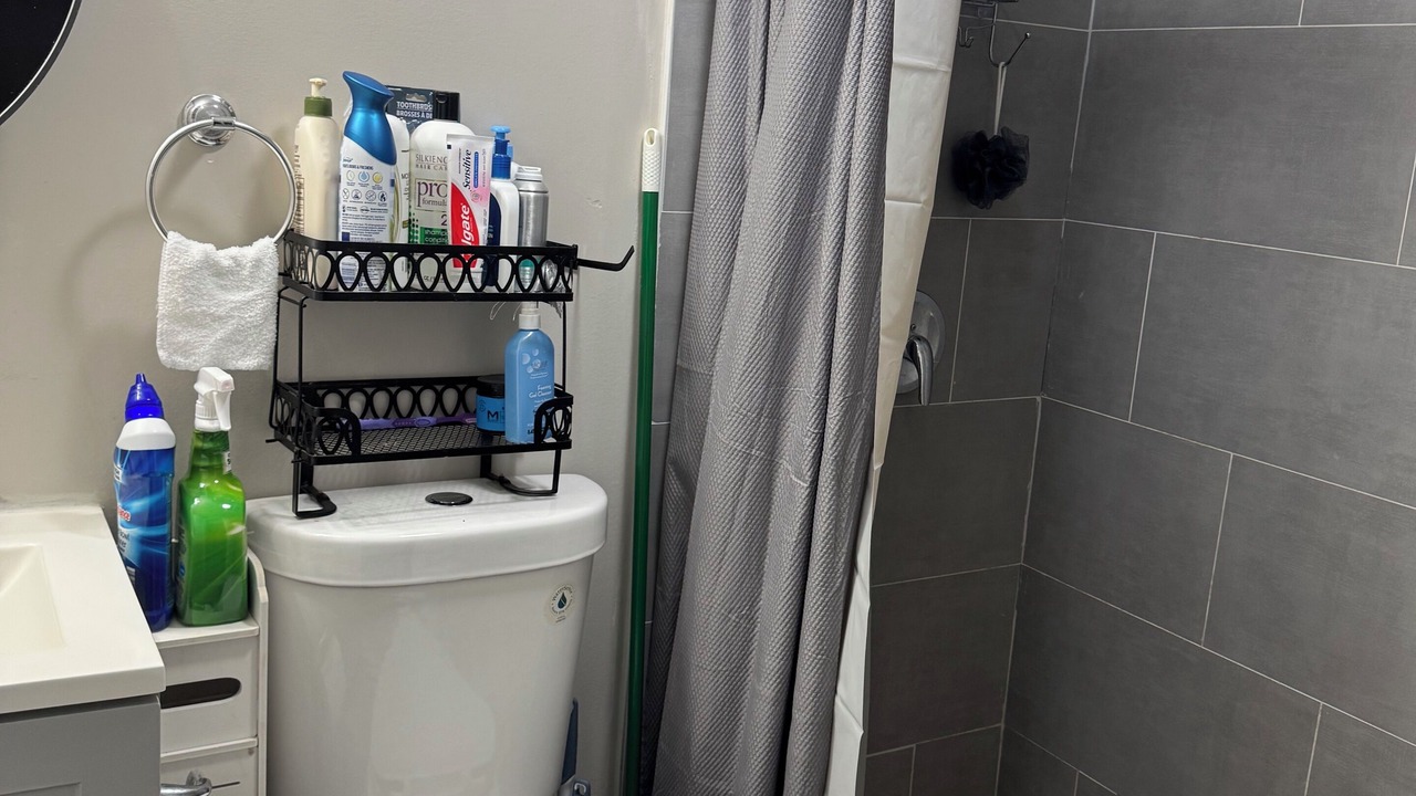 Photo of Bathroom in Iselin