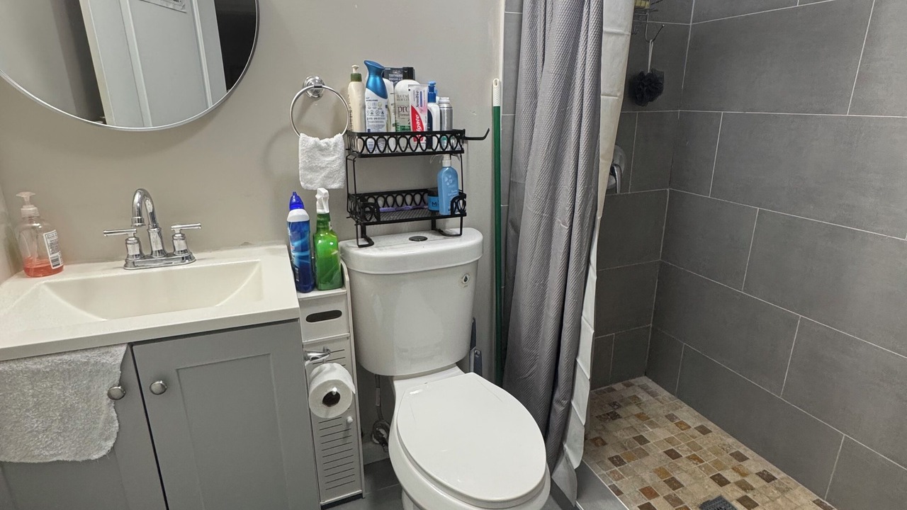 Photo of Bathroom in Iselin