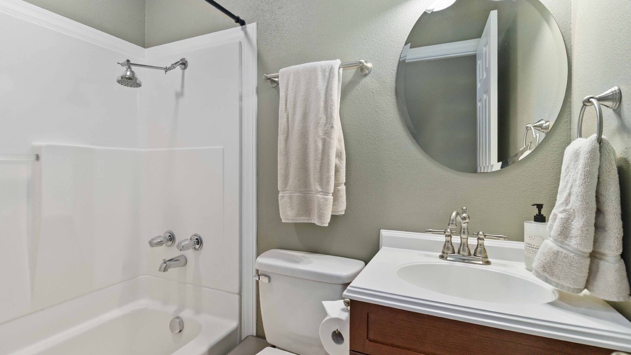Photo of Bathroom in Depot Bench