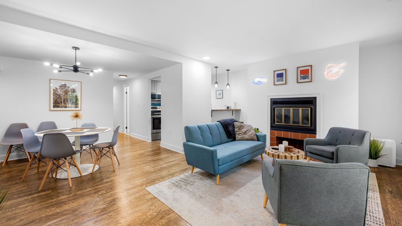 Photo of Livingroom in Inner Harbor