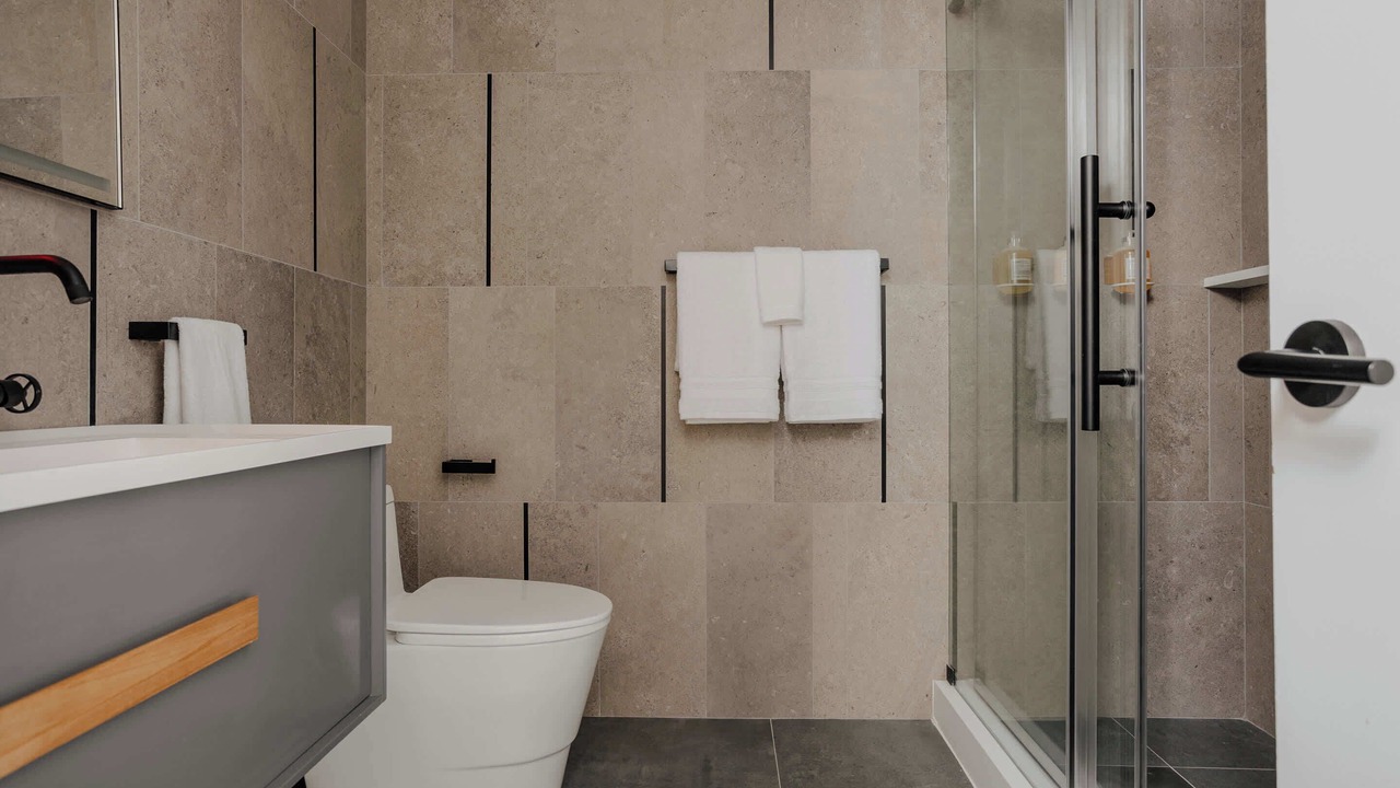 Photo of Bathroom in Logan Square