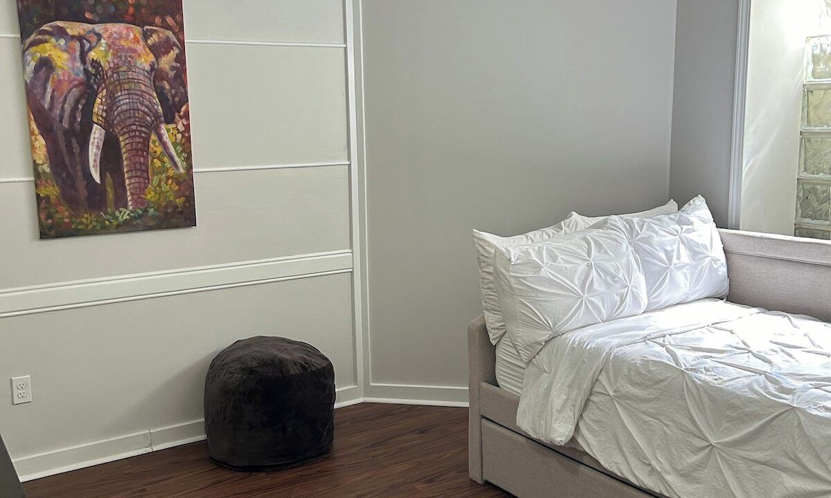Photo of Bedroom in Beachwood