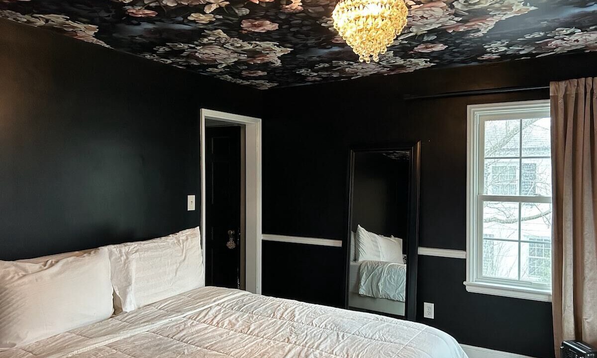 Photo of Bedroom in Beachwood