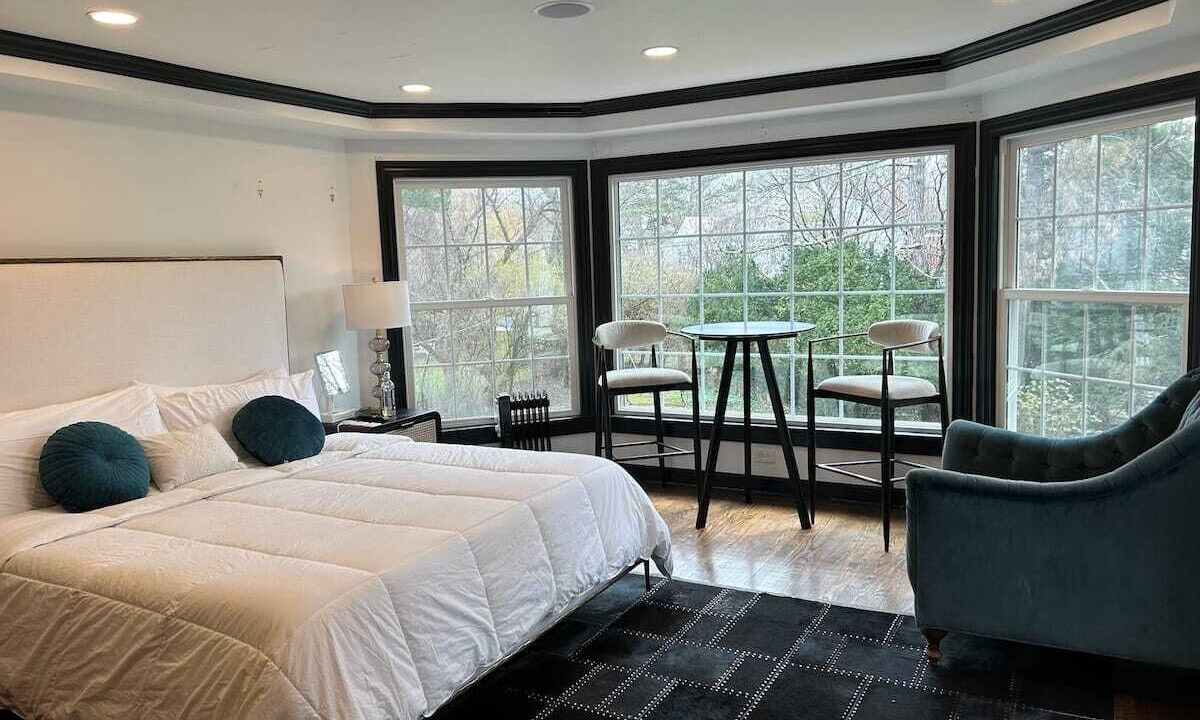 Photo of Bedroom in Beachwood