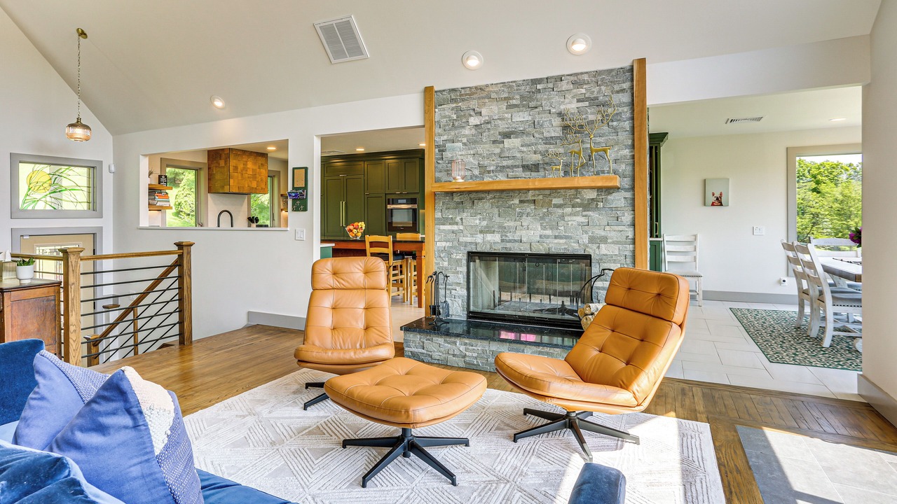 Photo of Livingroom in Swan Lake