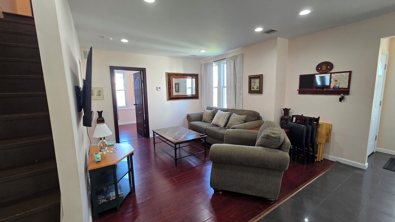 Photo of Livingroom in Keansburg